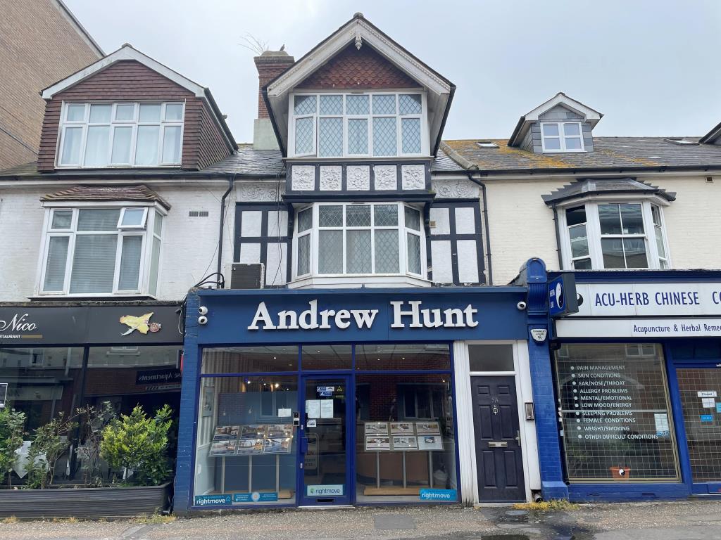 Lot: 79 - FREEHOLD SHOP AND FLAT WITH UPPER PARTS - front view of property from High Street